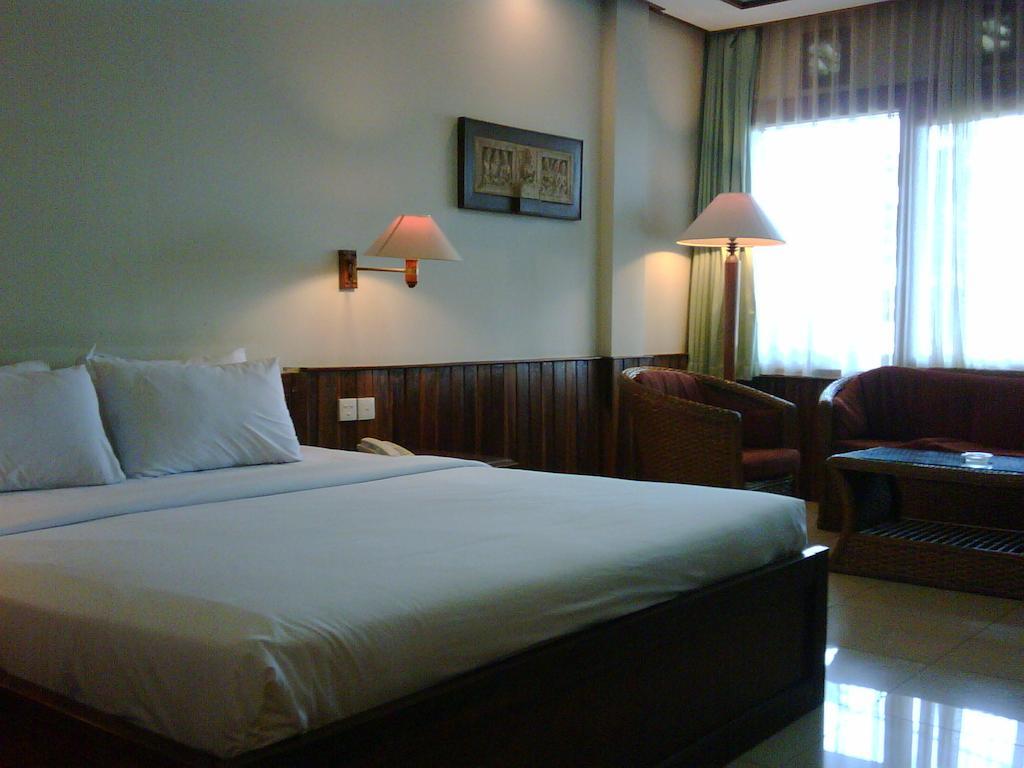 Sunrise Hotel Beach Pangandaran 庞岸达兰 客房 照片