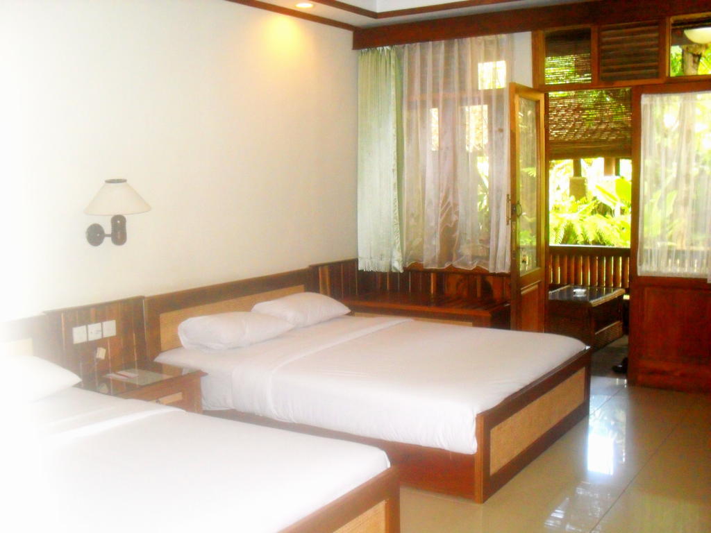 Sunrise Hotel Beach Pangandaran 庞岸达兰 客房 照片