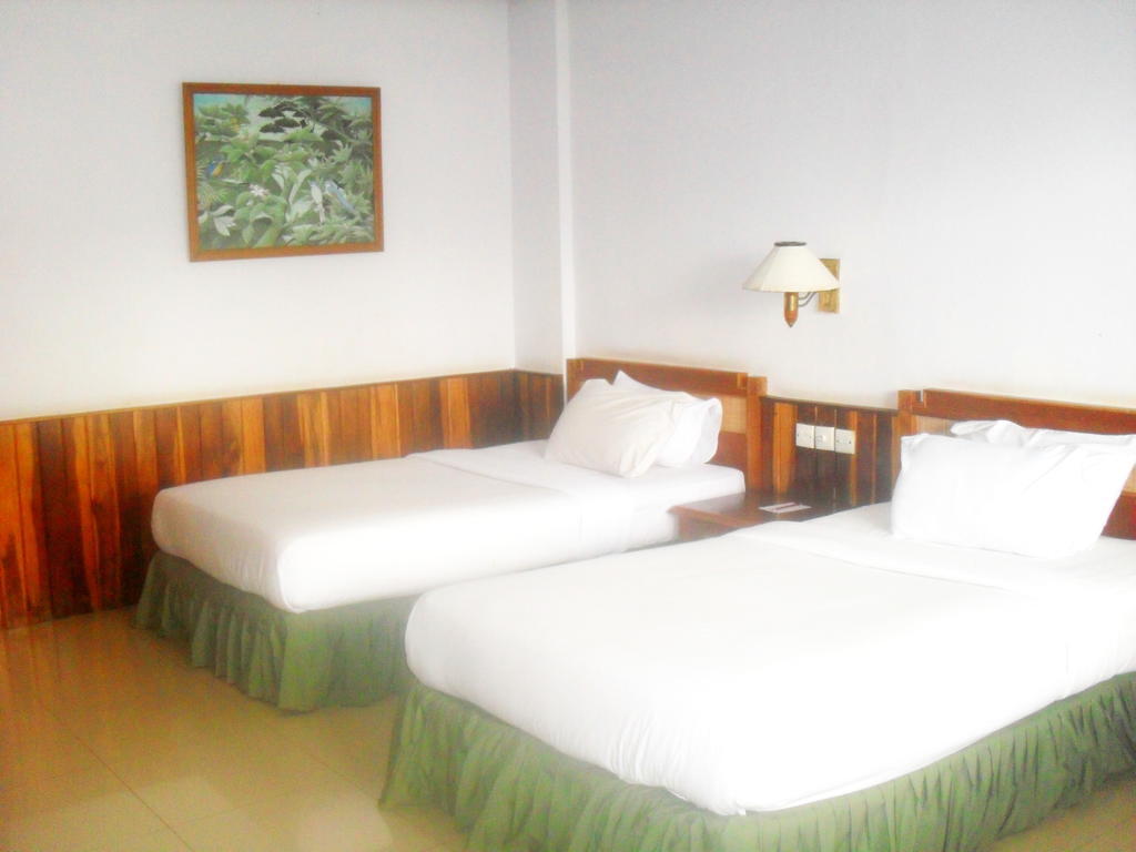 Sunrise Hotel Beach Pangandaran 庞岸达兰 客房 照片